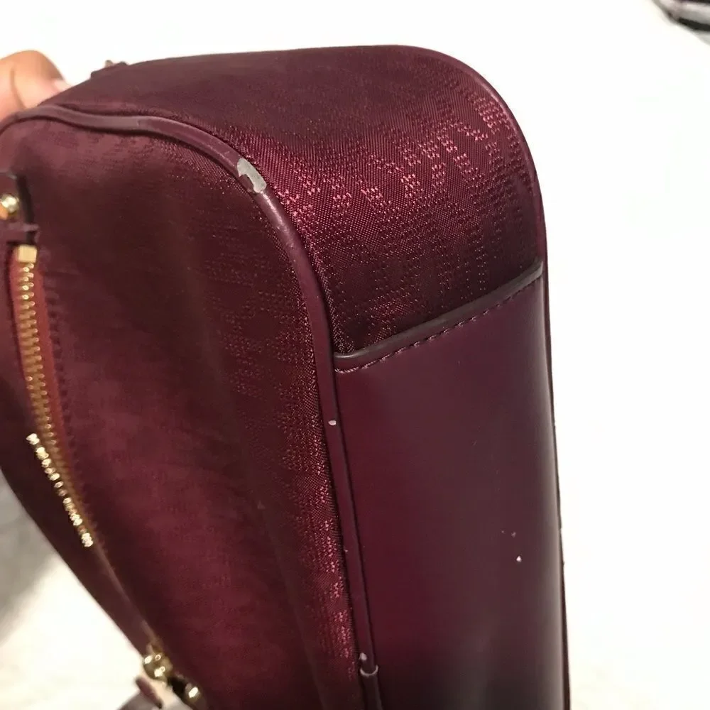 Michael Kors crossbody bag in burgundy - Picture 4 of 16